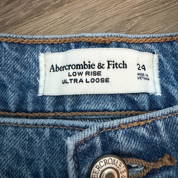 Abercrombie & Fitch ultra loose low rise jean - Picture 6 of 7